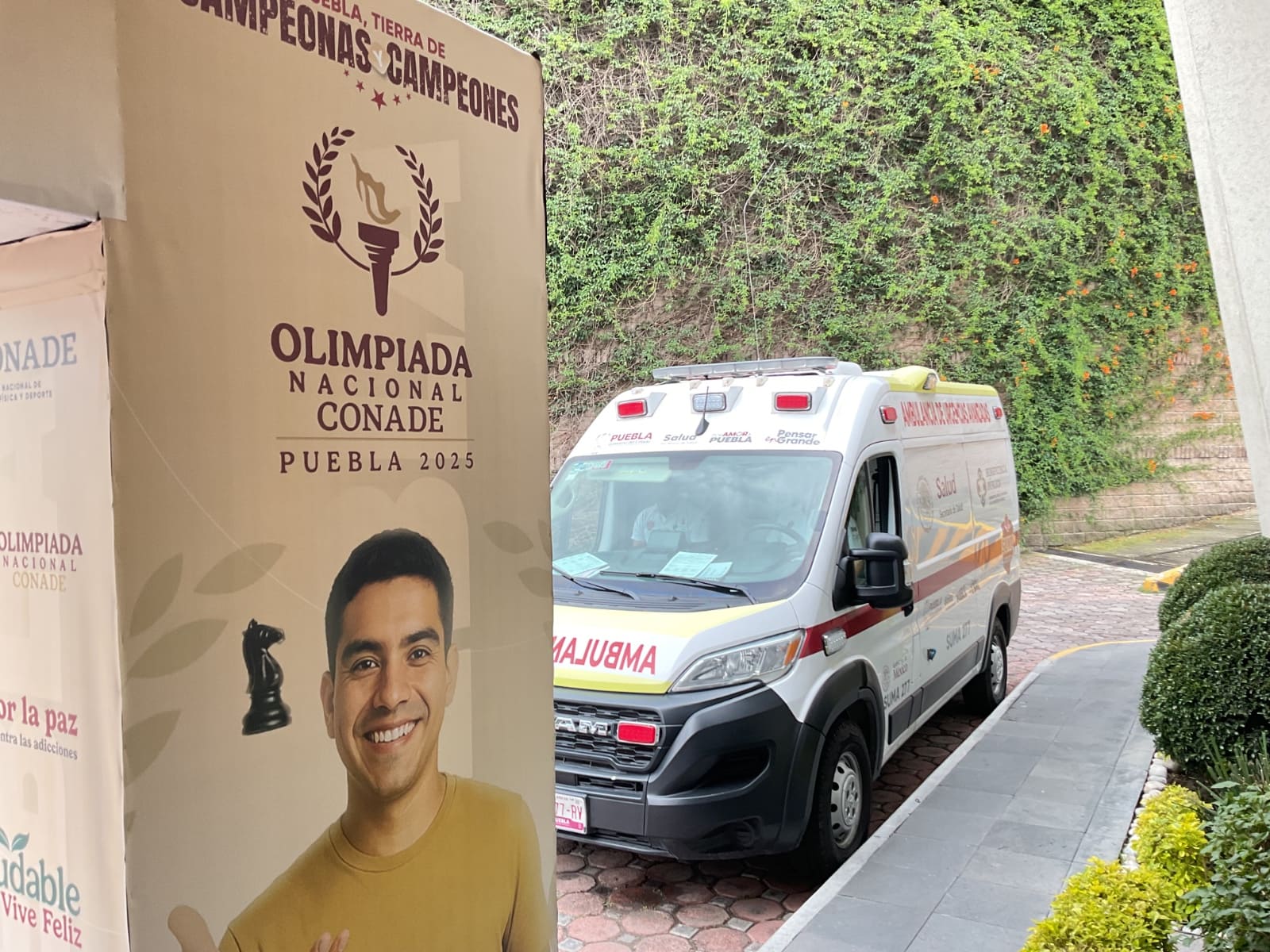 Ambulancia y servicios médicos en la sede de la Olimpiada de Ajedrez