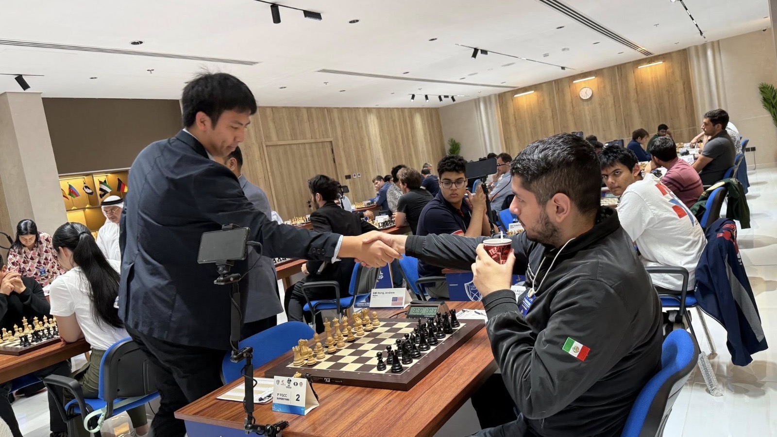 GM José Eduardo Martínez Alcántara concentrado en su partida