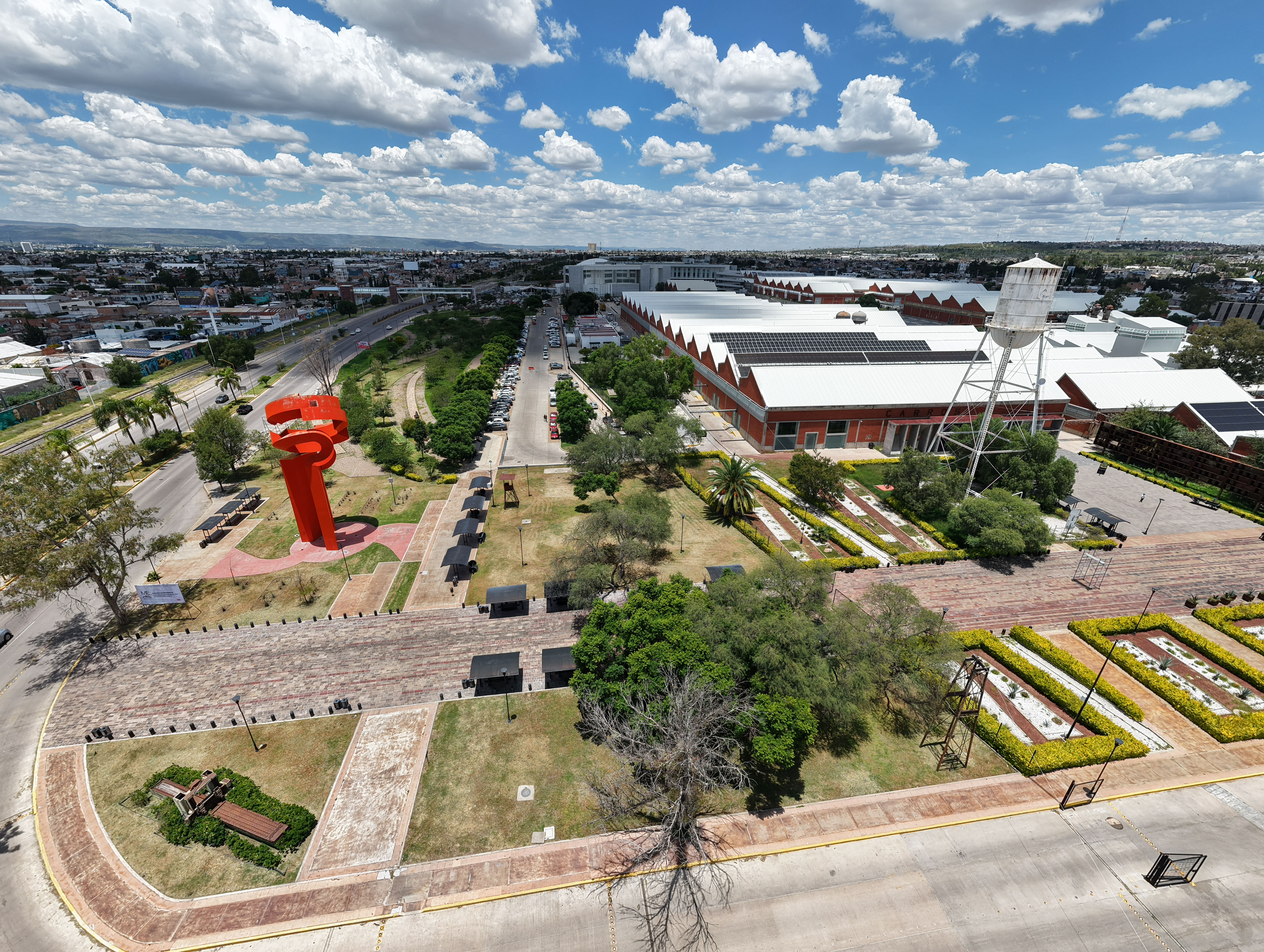[Imagen panorámica del exterior del Complejo FICO Tres Centurias]