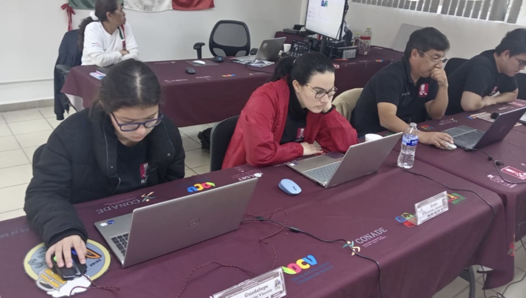 Jugadores de la Selección Mexicana en acción